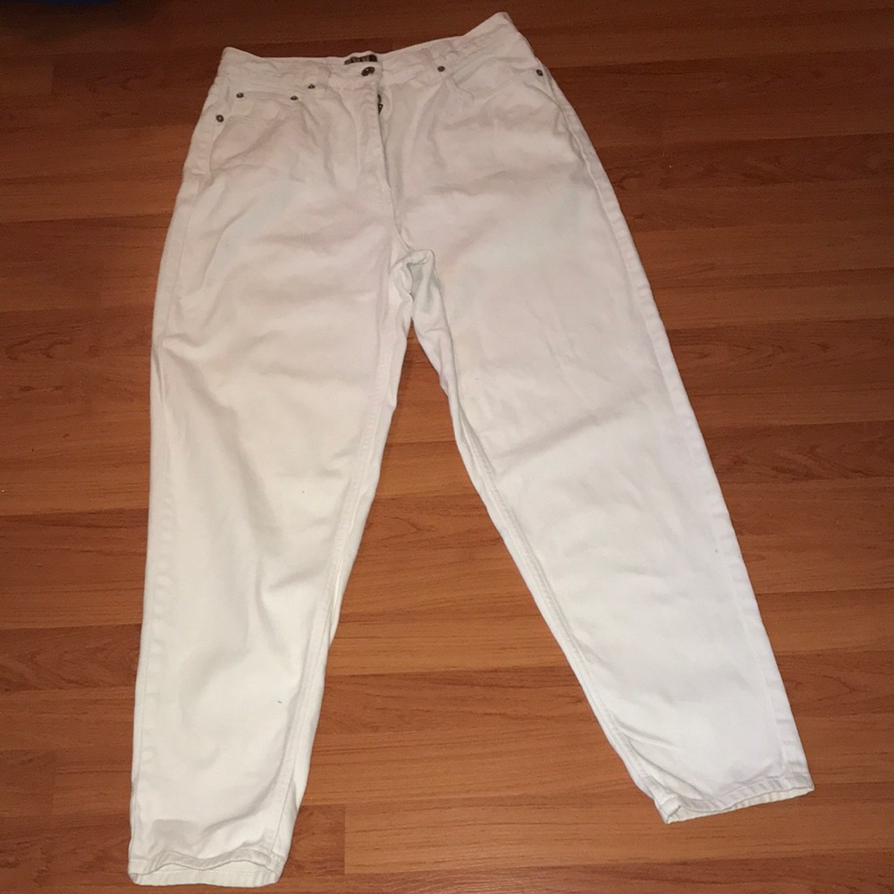 AT denim White jeans